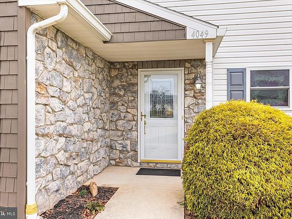 2nd image of 4049 Clair Mar Dr #13