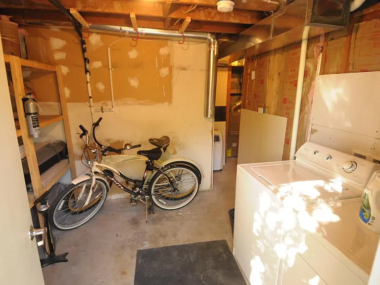 Laundry/Storage