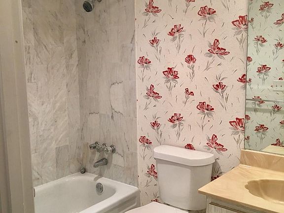5th image of 1625 SE 10th Ave APT 704