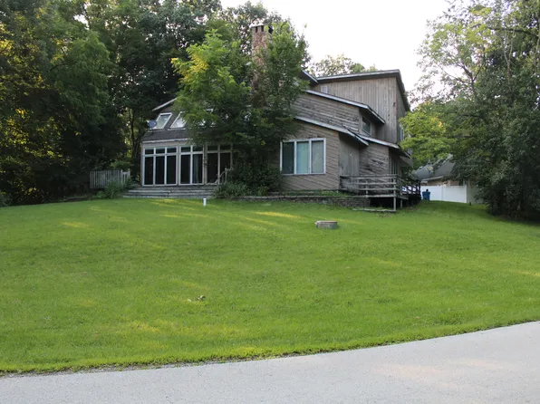 2164 E Gaisor Dr, Crete, IL 60417