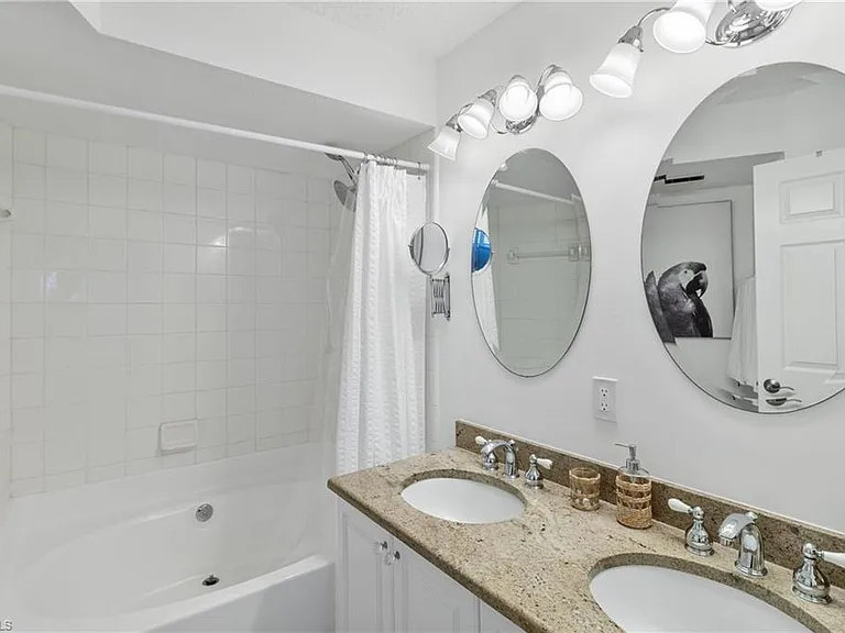 1044 Woodshire Ln #B212 — Photo 6