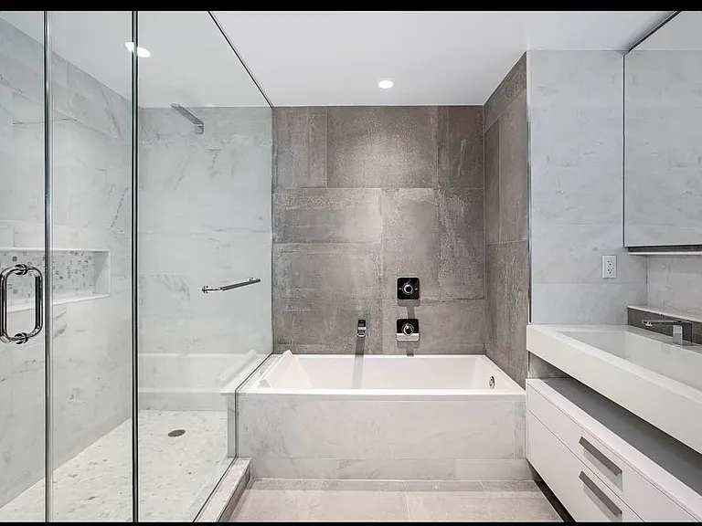 231 W 26th St #6 — Photo 9