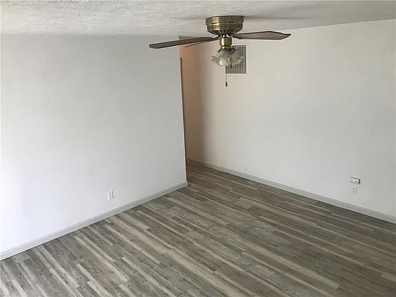 4th image of 3650 N Brentwood Ave