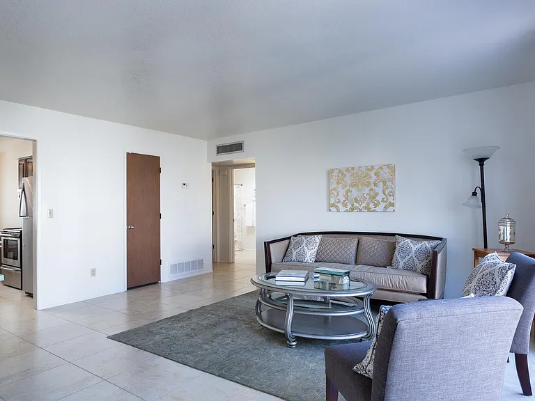 652 N Richey Blvd — Photo 11