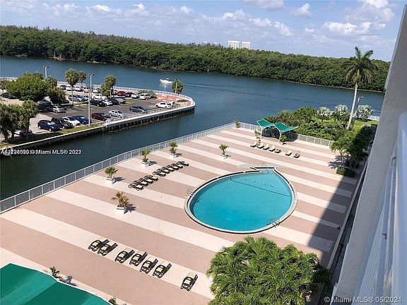 4th image of 400 Kings Point Dr #8
