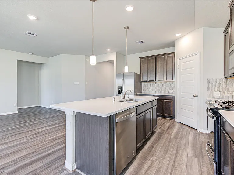 21514 Pachino Ln — Photo 30