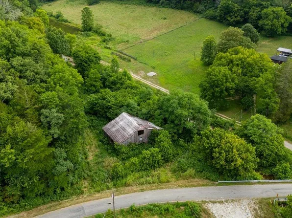 Knob Creek Rd, Celina, TN 38551