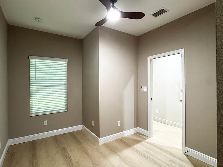 504 E Burgess Rd #C — Photo 21