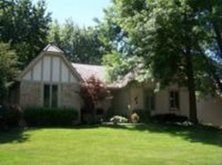 9111 W 116th Trl, Overland Park, KS 66210