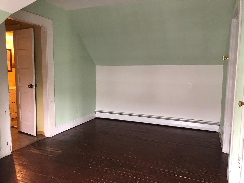 2nd image of 21 Division Ave APT 3