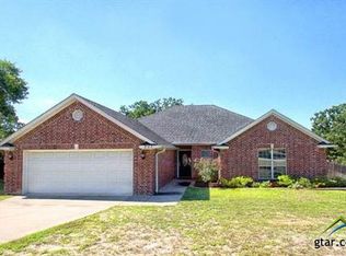 203 Sandy Dr, Lindale, TX 75771