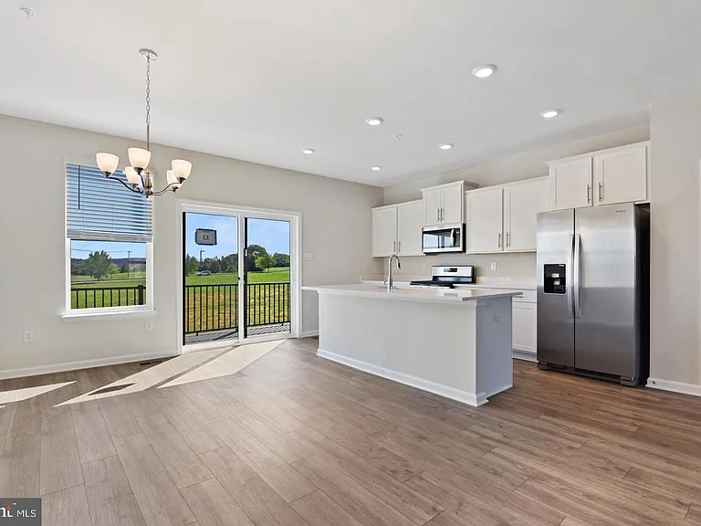 418 Carroll Walk Ave — Photo 6