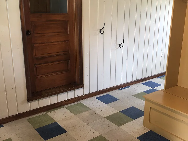 1106 Ardmore St — Photo 10