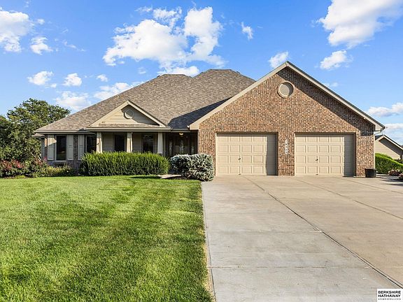 5th image of 16303 Woodland Dr