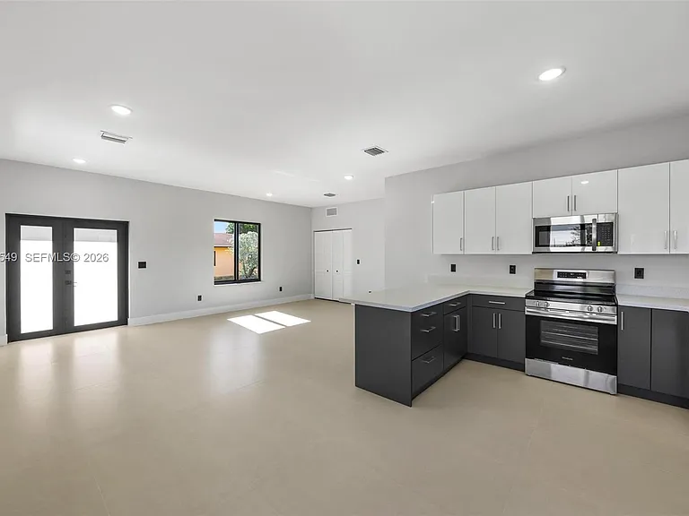 601 NW 3rd Ave #A — Photo 7