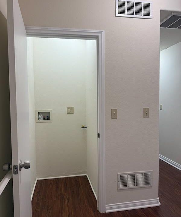 1st image of 5928 Woodman Ave