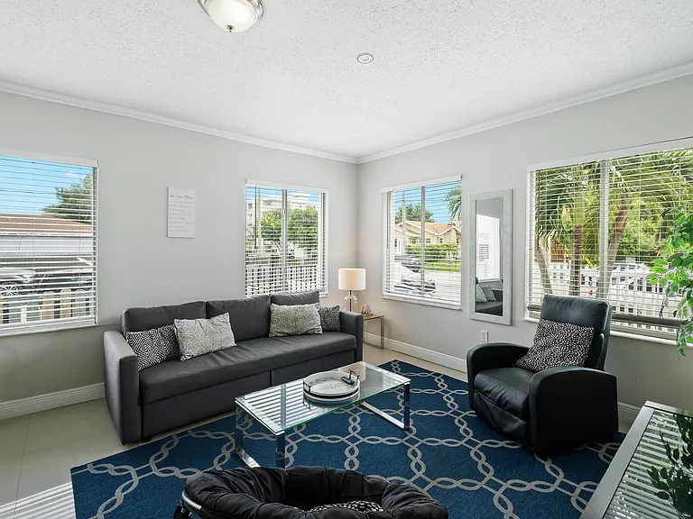 1459 NW 2nd St #2 — Photo 7