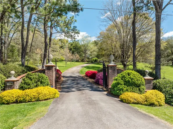 1908 Roe Ford Rd, Greenville, SC 29617