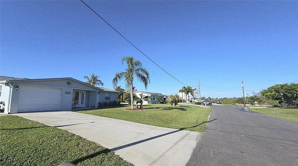 2 bed, 2.0 bath, 1348 sqft, $4,000 — Photo 3