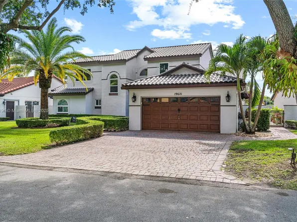 19621 NW 88th Ave, Hialeah, FL 33018