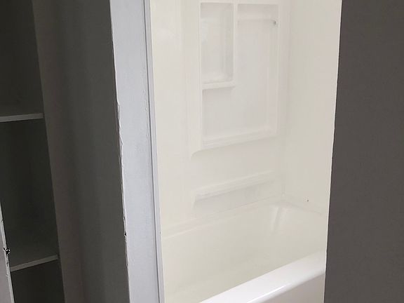 3rd image of 1812 S Hamilton St #1