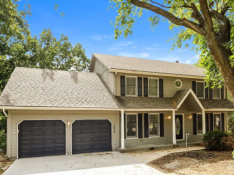 7829 Twilight Ln — Photo 2
