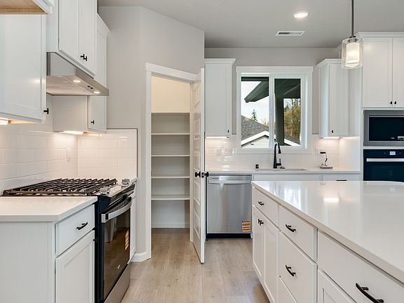 634 NW 28TH ST by Aho Construction