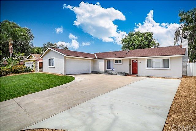1st image of 1447 Edgehill Dr