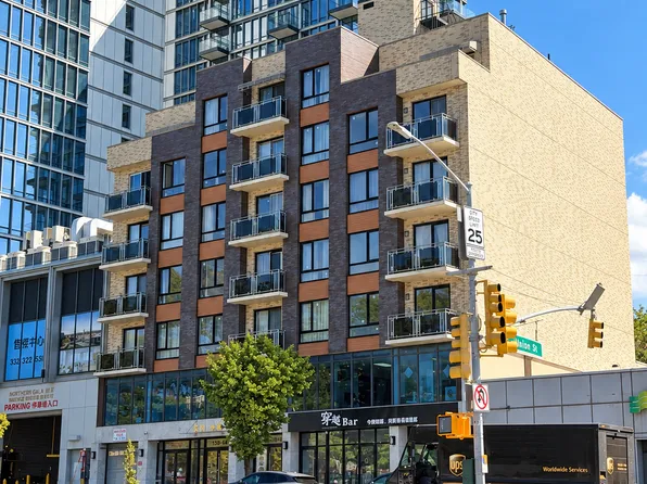 138-12 Northern Boulevard image 1 of 9