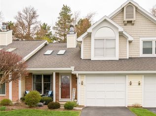 5 Overview Cir, Rochester, NY 14623