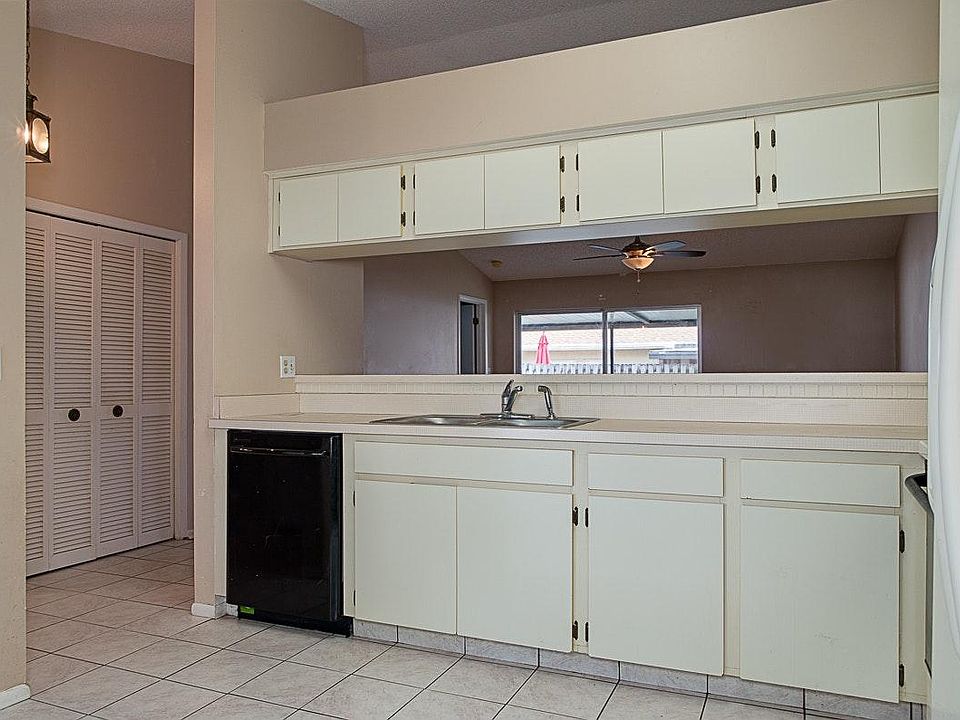1st image of 3649 Chatham Dr