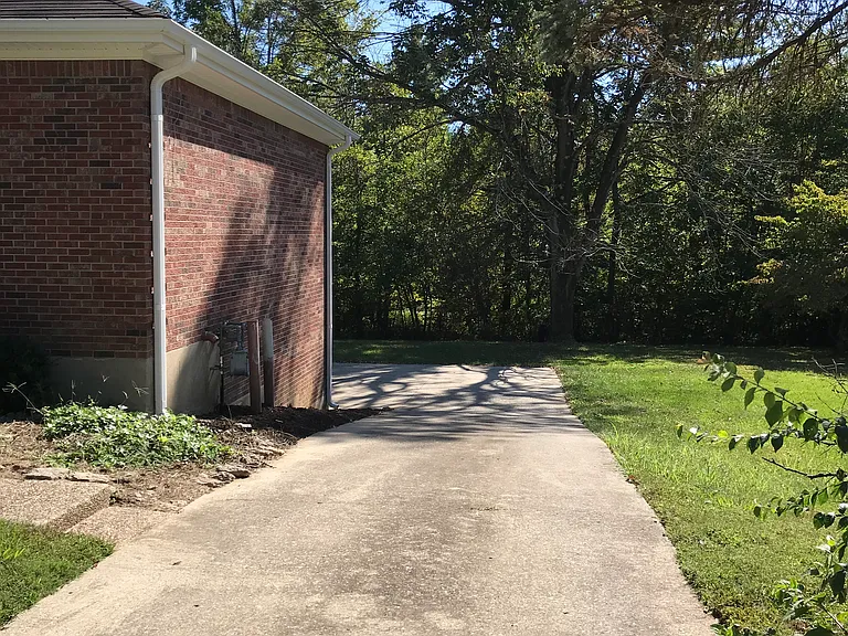 1000 Harmony Landing Rd — Photo 3