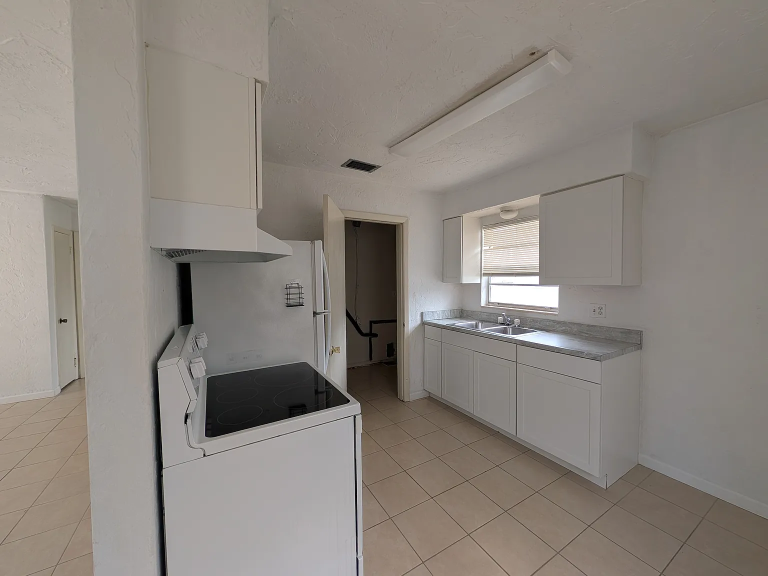 2 bed, $1,650 — Photo 2