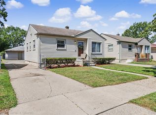 5735 N Silvery Ln, Dearborn Heights, MI 48127