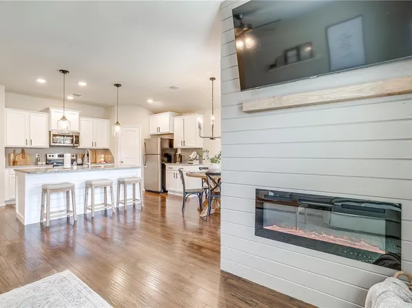 11113 Buzzard Gulch Dr, Waco, TX 76708