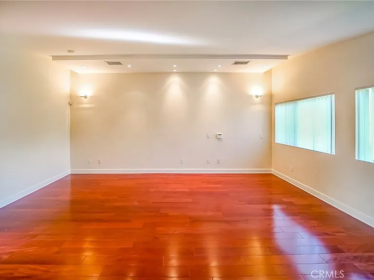 5512 Leghorn Ave — Photo 20