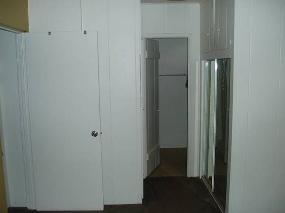 Bdrm Looking into Bath