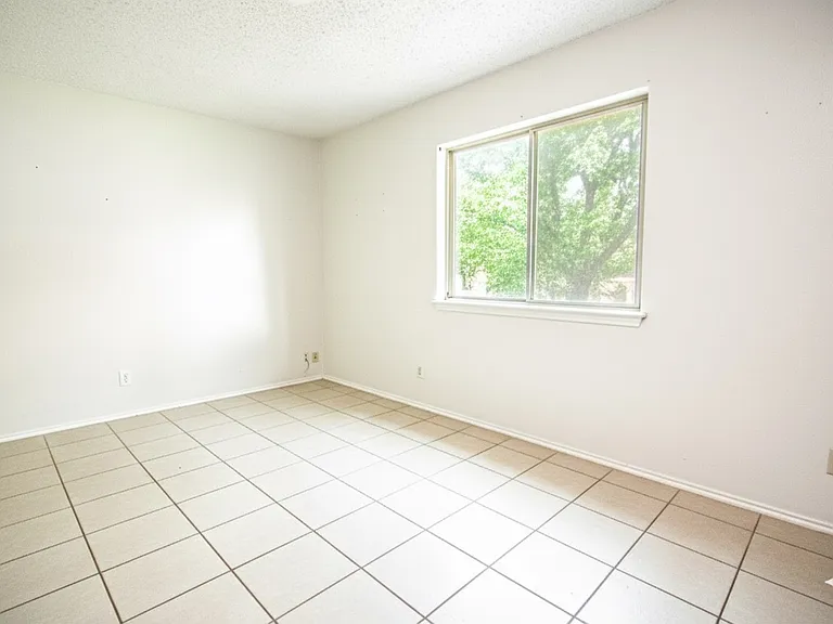 9600 Bear Paw Trl #A — Photo 7