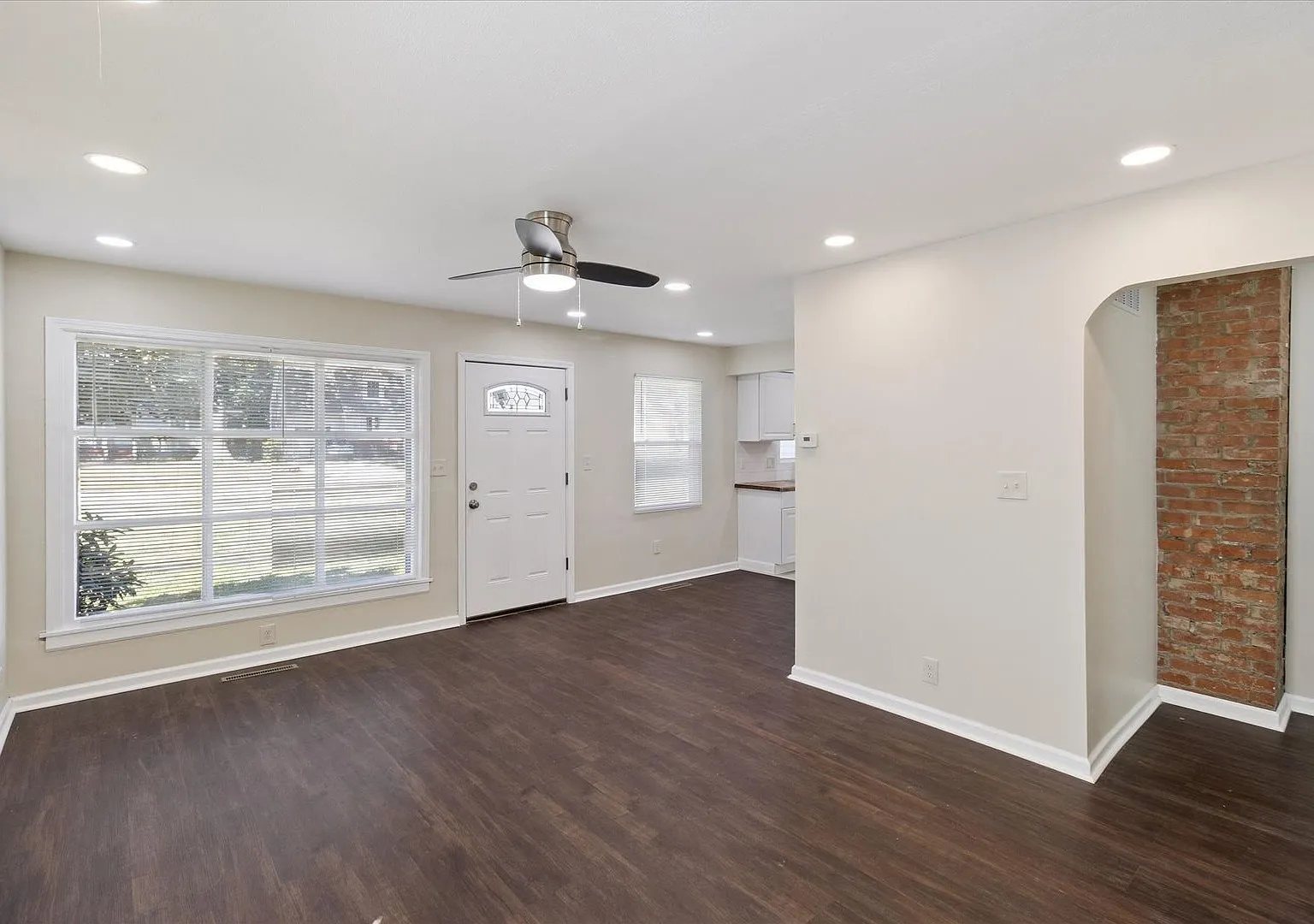 443 Fairway Blvd — Photo 3