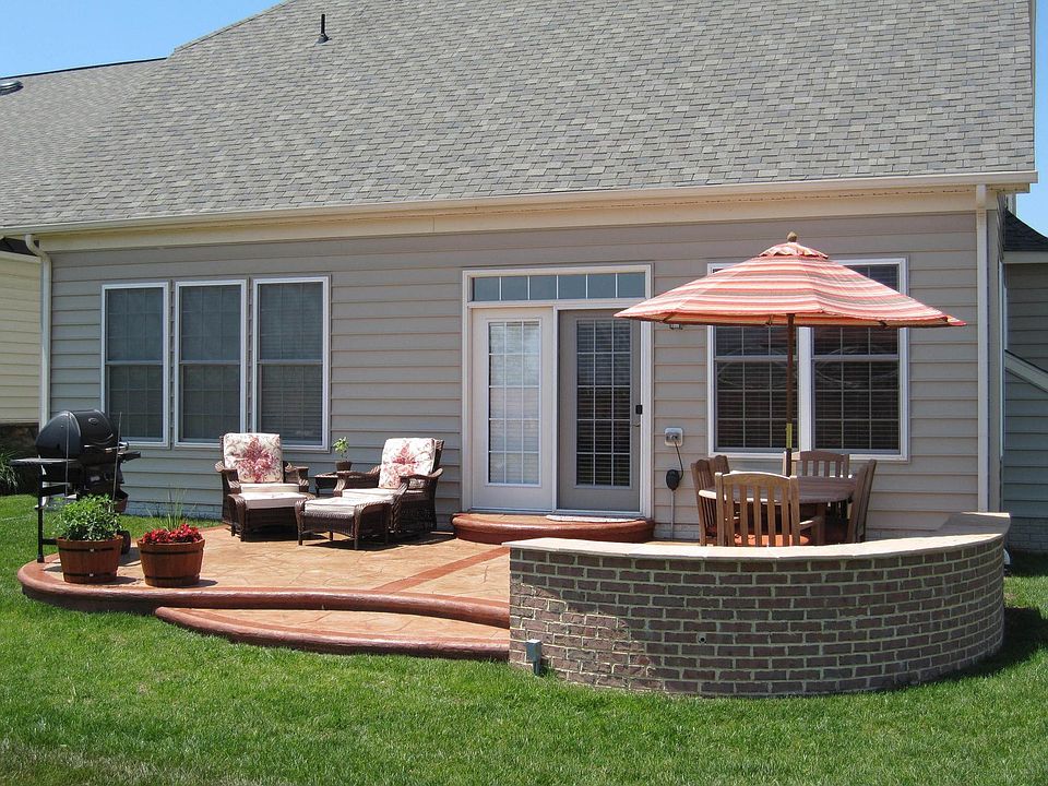 Entertainment area in back yard