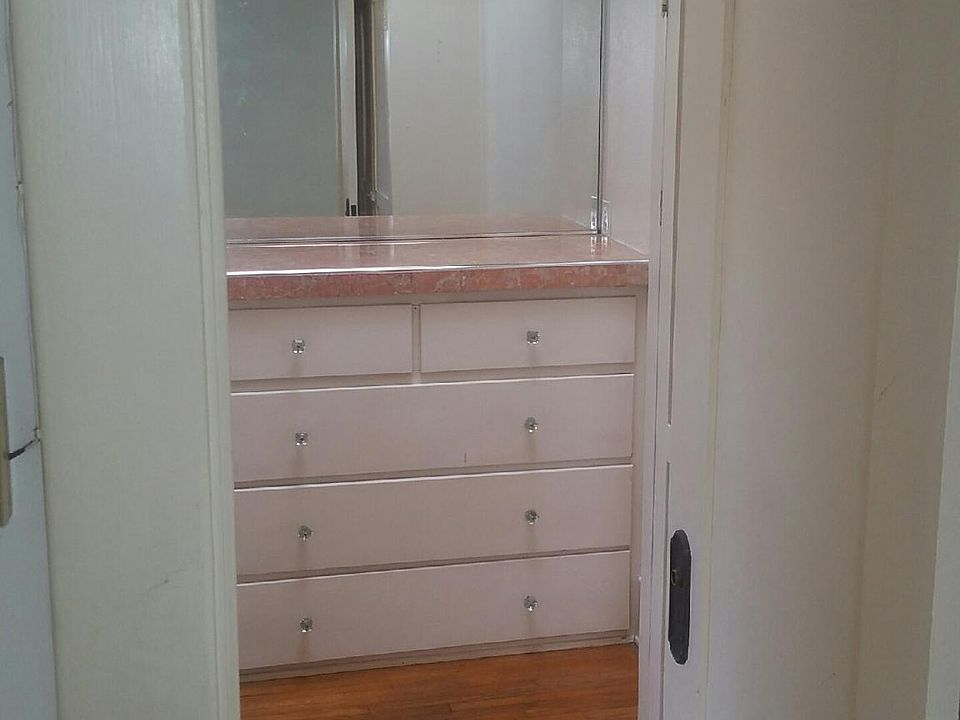 Large dressing room with sky light