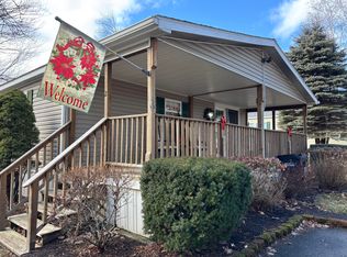 2 Brentwood Dr, Lisbon, ME 04250