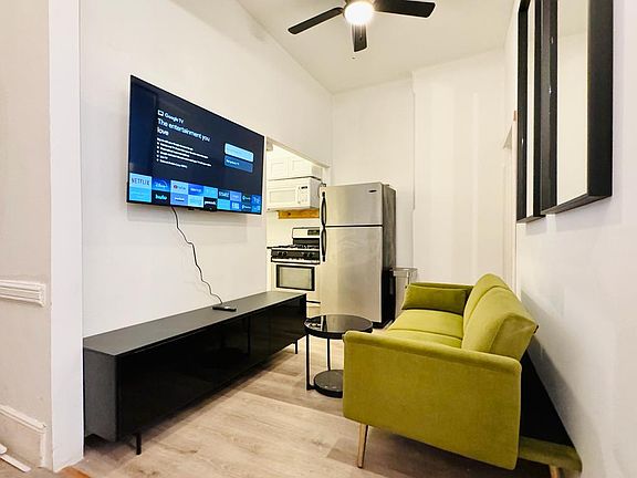 5th image of 72 Van Buren St #599