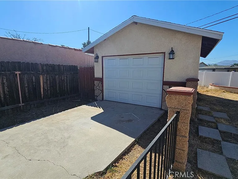 800 Ivy St — Photo 7