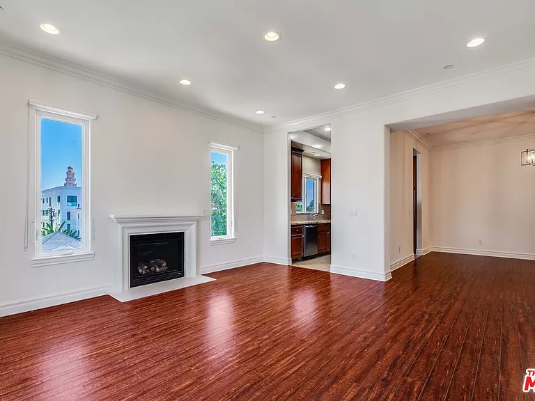 8610 Chalmers Dr #406 — Photo 2