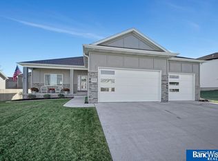 9751 Napa Ridge Dr, Lincoln, NE 68526
