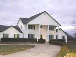 2408 Country Pointe Ln, Wentzville, MO 63385