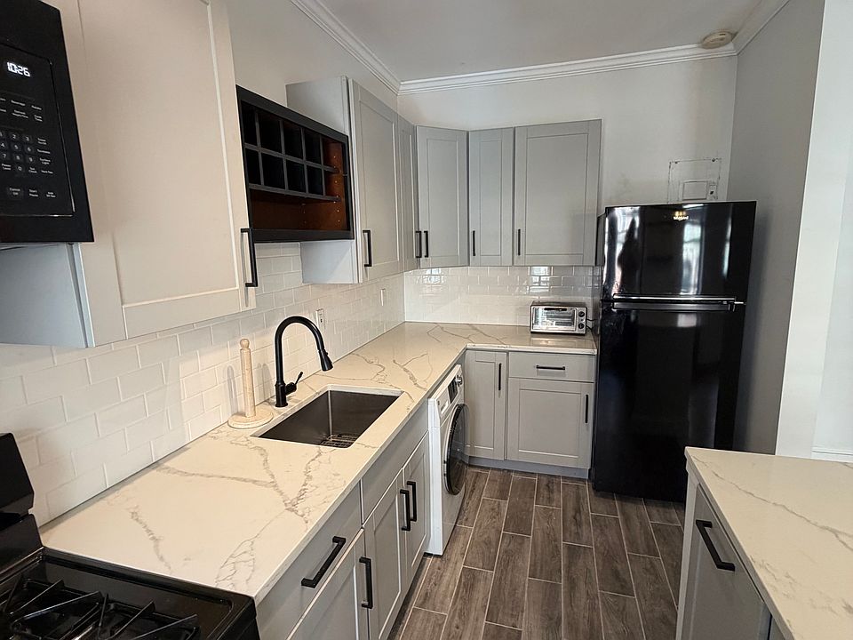 1st image of 3047 34th St APT 2F