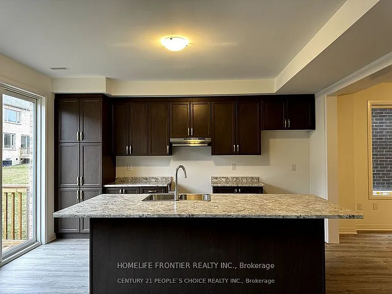 33 Shepherd Dr #UPPER — Photo 3
