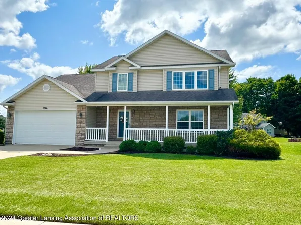 2726 Brigantine Dr, Lansing, MI 48911
